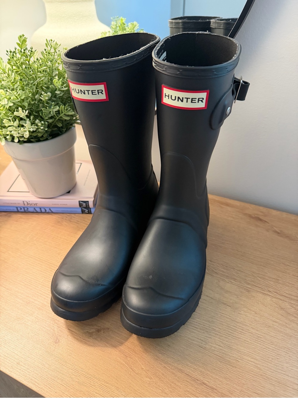 Hunter Black Women's Original Short Rain Boots (Interior Label Visible)